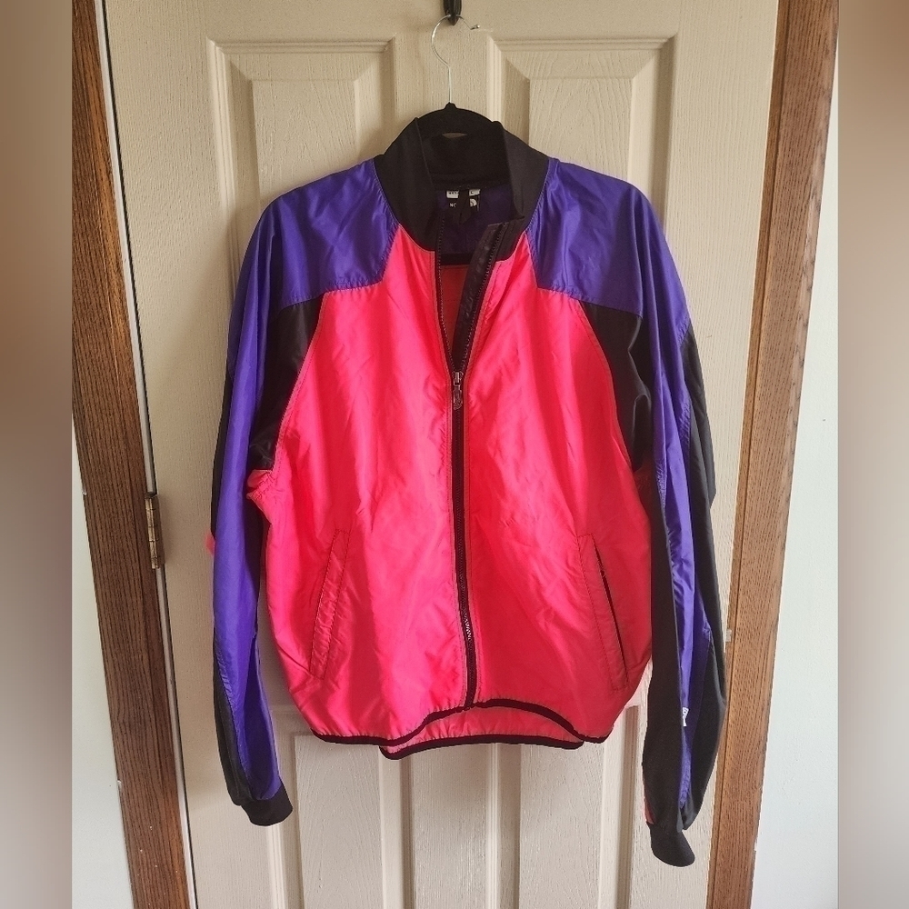 The North Face Women's Full Zip Pockets Sidetracks Windbreaker Size L.